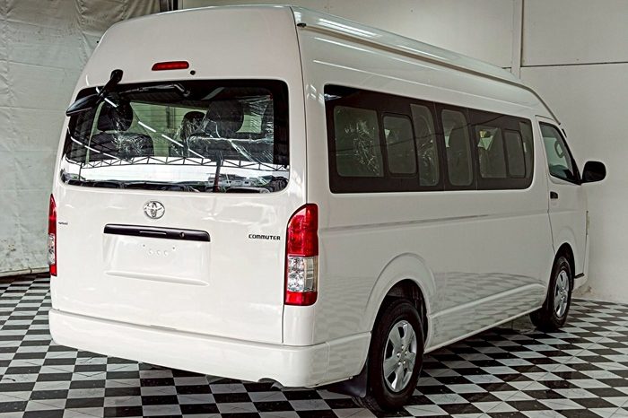 TOYOTA 2WD 2015 3.0 MT COMMUTER WHITE  7092 full