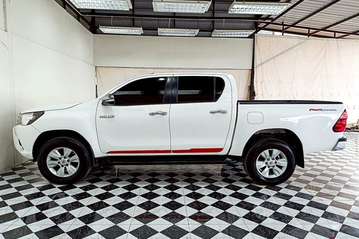 REVO PRE 2018 2.4E AT DOUBLE CAB WHITE  1367 full