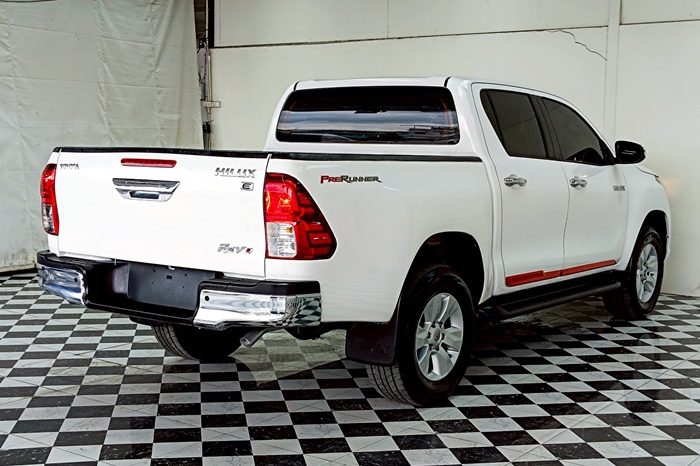 REVO PRE 2018 2.4E AT DOUBLE CAB WHITE  1367 full