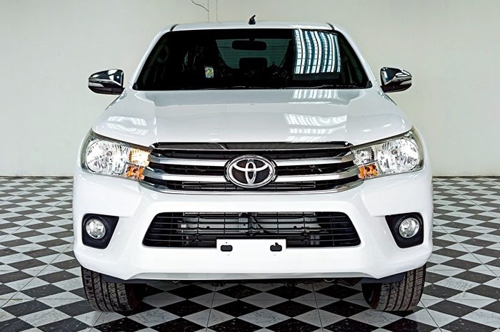 REVO PRE 2018 2.4E AT DOUBLE CAB WHITE  1367 full