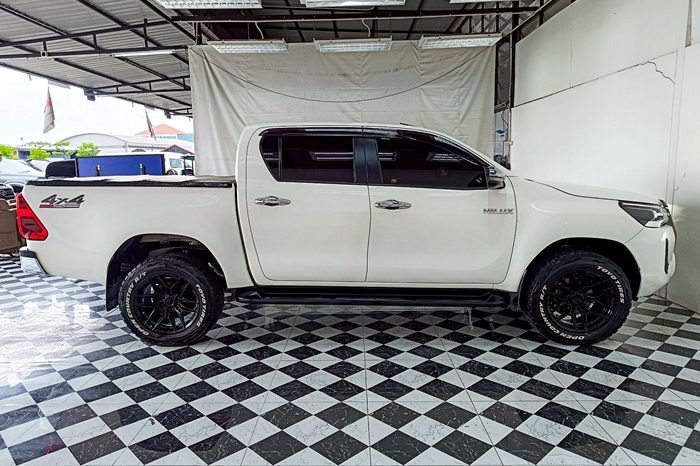 REVO 4WD 2022 2.4E MT DOUBLE CAB WHITE  1981 full