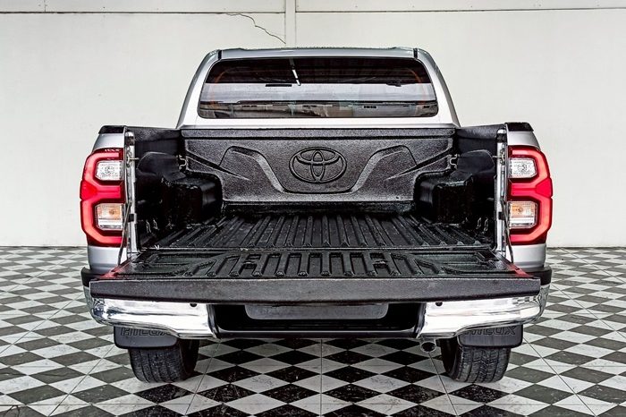 REVO 4WD 2021 2.4E MT DOUBLE CAB SILVER  2083 full