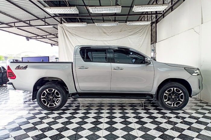 REVO 4WD 2021 2.4E MT DOUBLE CAB SILVER  2083 full