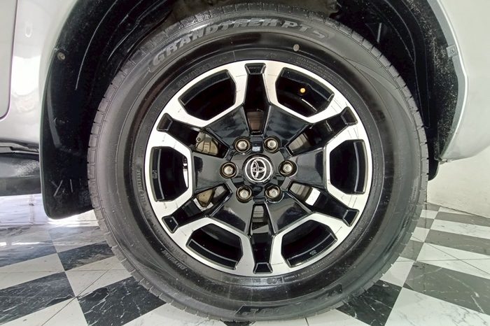 REVO 4WD 2021 2.4E MT DOUBLE CAB SILVER  2083 full