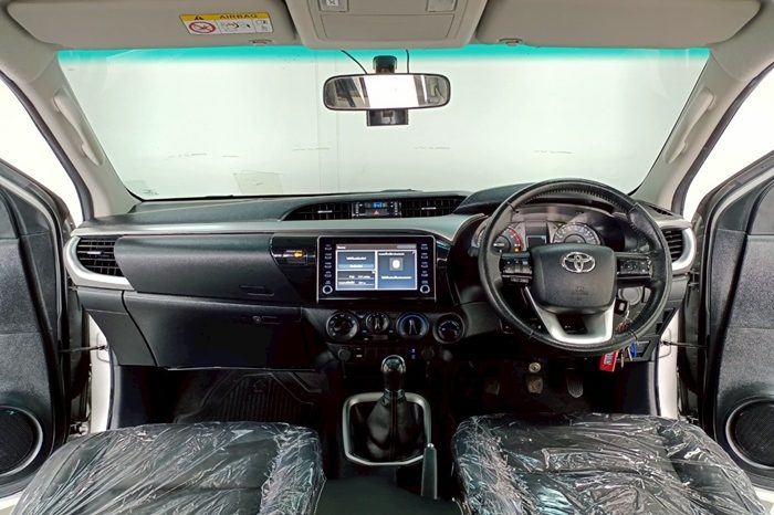 REVO 4WD 2021 2.4E MT DOUBLE CAB SILVER  2083 full