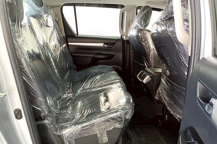 REVO 4WD 2020 2.8G AT DOUBLE CAB SILVER  4037 full