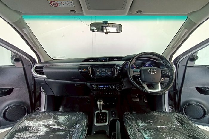 REVO 4WD 2020 2.8G AT DOUBLE CAB SILVER  4037 full