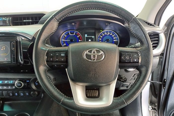 REVO 4WD 2020 2.8G AT DOUBLE CAB SILVER  4037 full