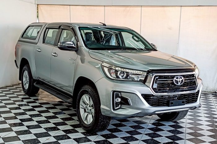 REVO 4WD 2020 2.8G AT DOUBLE CAB SILVER  4037 full