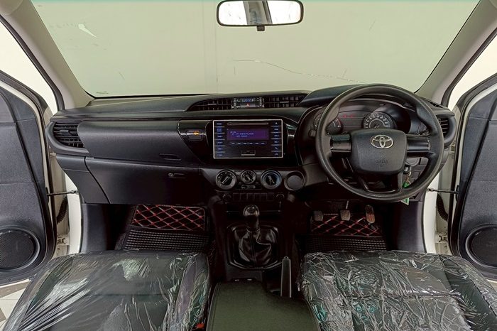REVO 2WD 2018 2.4J MT DOUBLE CAB WHITE 5856 full