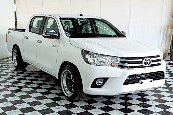 REVO 2WD 2018 2.4J MT DOUBLE CAB WHITE 5856 full