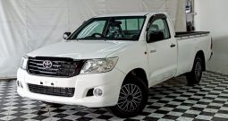 VIGO 2WD 2014 2.7J MT STANDARD WHITE  5875