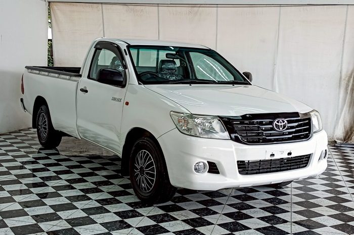 VIGO 2WD 2014 2.7J MT STANDARD WHITE  5875 full