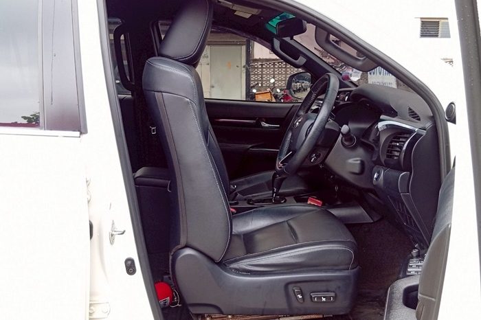 ROCCO 4WD 2020 2.8G AT DOUBLE CAB WHITE  6183 full