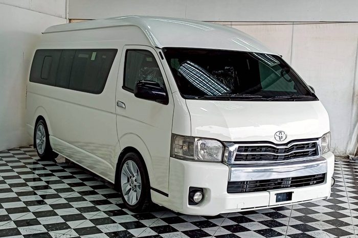 TOYOTA 2WD 2018 3.0 MT COMMUTER WHITE  6223 full