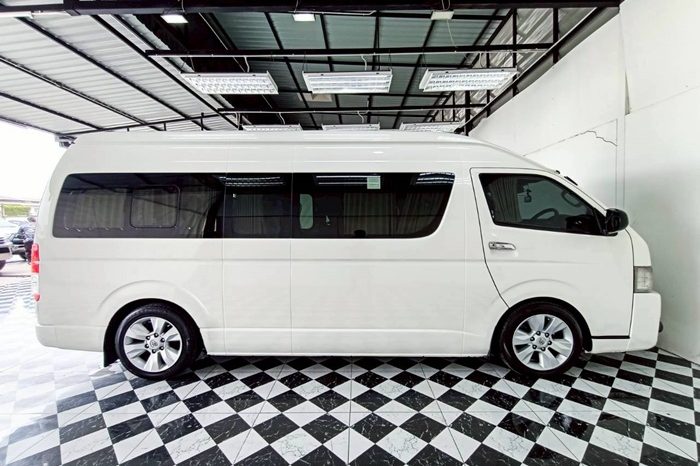 TOYOTA 2WD 2018 3.0 MT COMMUTER WHITE  6223 full