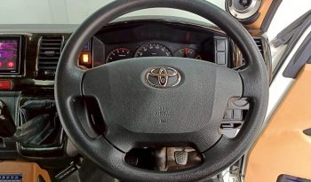 TOYOTA 2WD 2018 3.0 MT COMMUTER WHITE  6223 full
