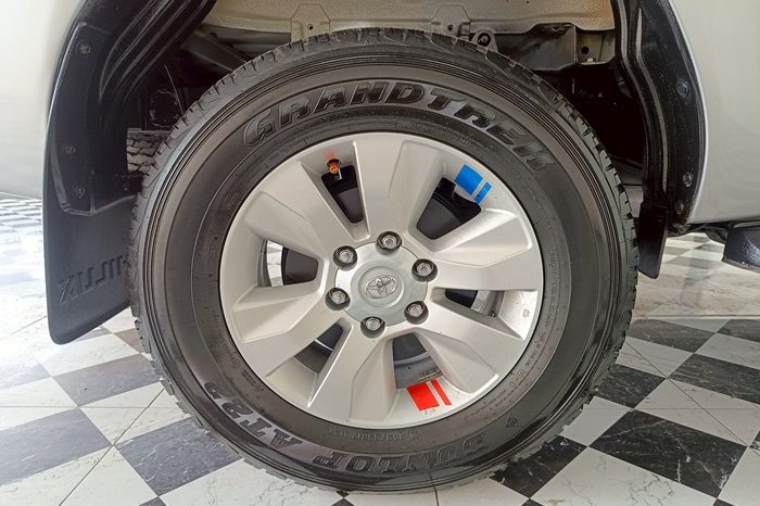 REVO 2WD 2018 2.4G AT DOUBLE CAB SILVER  6250 full