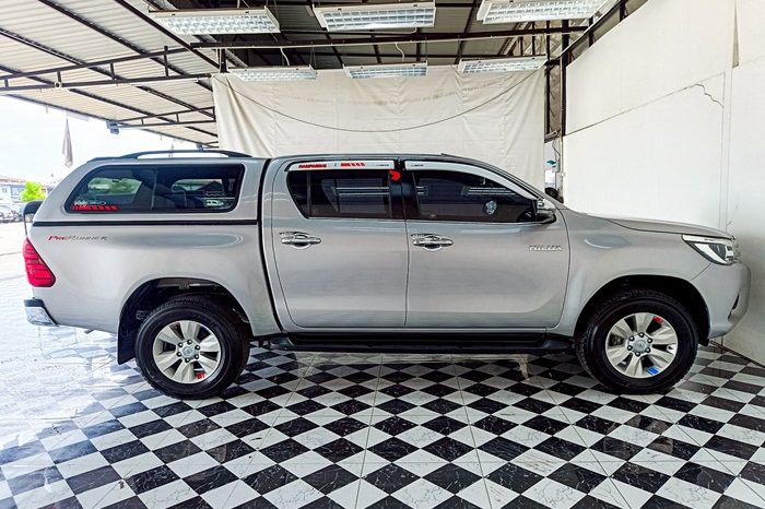 REVO 2WD 2018 2.4G AT DOUBLE CAB SILVER  6250 full