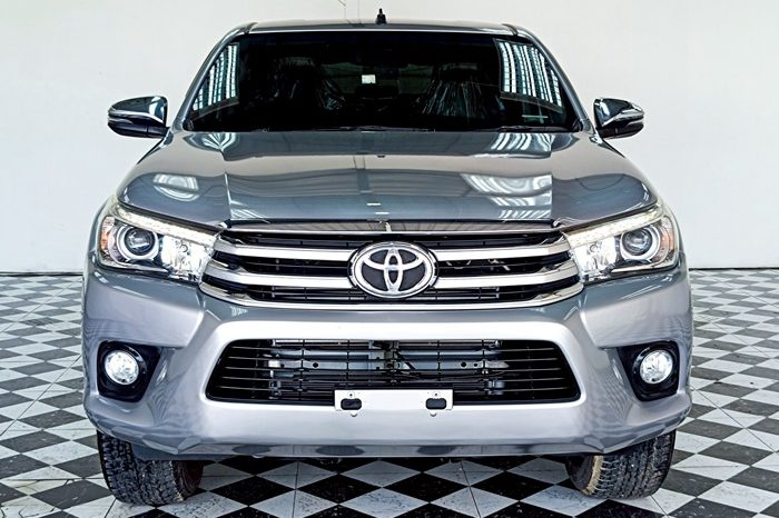 REVO 2WD 2018 2.4G AT DOUBLE CAB SILVER  6250 full