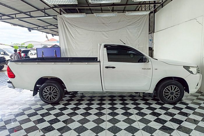 REVO 2WD 2018 2.4J MT STANDARD WHITE  760 full