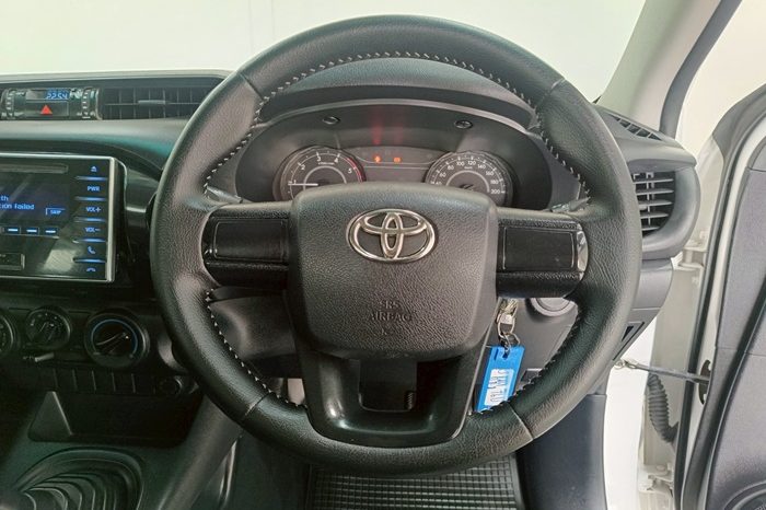 REVO 2WD 2018 2.4J MT STANDARD WHITE  760 full