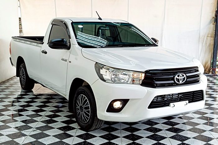 REVO 2WD 2018 2.4J MT STANDARD WHITE  760 full