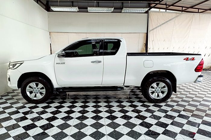REVO 4WD 2020 2.4E MT SMART CAB WHITE  9080 full