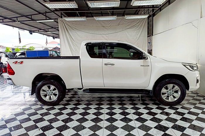 REVO 4WD 2020 2.4E MT SMART CAB WHITE  9080 full
