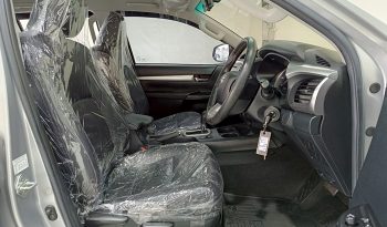 REVO PRE 2018 2.4E AT DOUBLE CAB SILVER  9701 full
