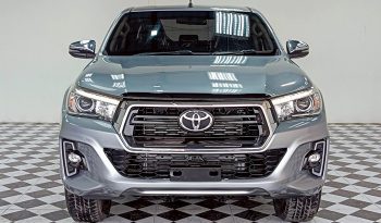 REVO PRE 2018 2.4E AT DOUBLE CAB SILVER  9701 full