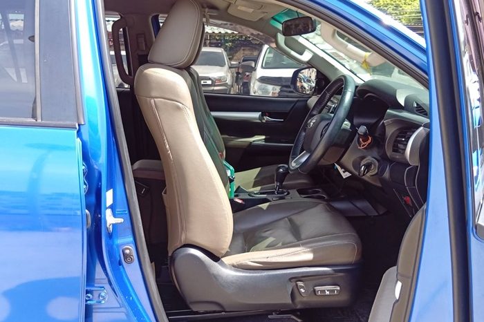 REVO PRE 2015 2.4G AT DOUBLE CAB BLUE  6847 full
