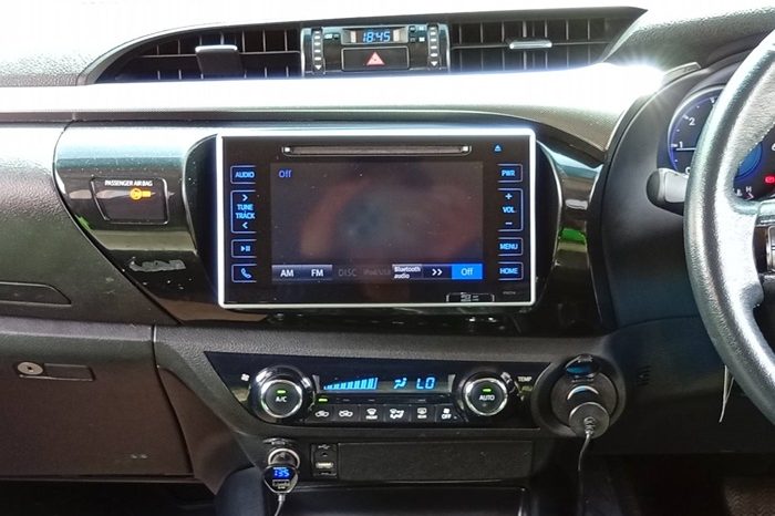 REVO PRE 2015 2.4G AT DOUBLE CAB BLUE  6847 full