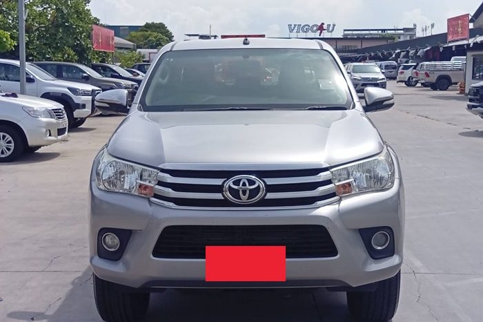 REVO PRE 2017 2.4E AT DOUBLE CAB SILVER  4943 full