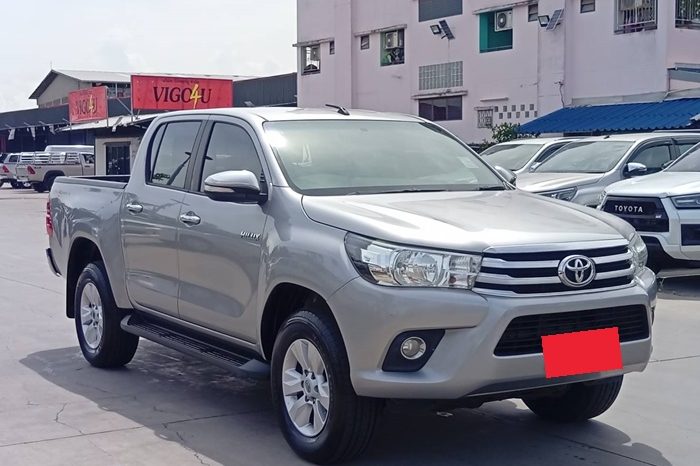 REVO PRE 2017 2.4E AT DOUBLE CAB SILVER  4943 full