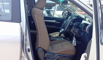 REVO PRE 2017 2.4E AT DOUBLE CAB SILVER  4943 full