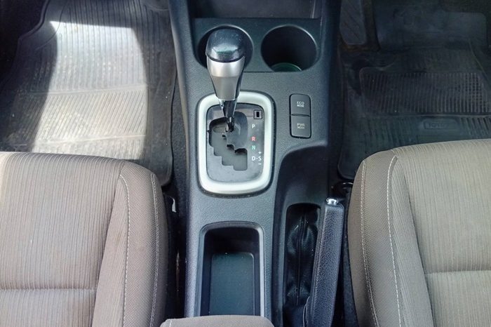 REVO PRE 2017 2.4E AT DOUBLE CAB SILVER  4943 full