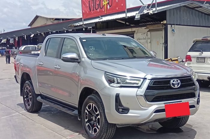 REVO 4WD 2020 2.8G AT DOUBLE CAB SILVER  4804 full