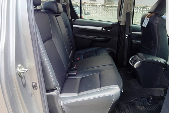 REVO 4WD 2020 2.8G AT DOUBLE CAB SILVER  4804 full