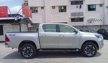 REVO 4WD 2020 2.8G AT DOUBLE CAB SILVER  4804 full