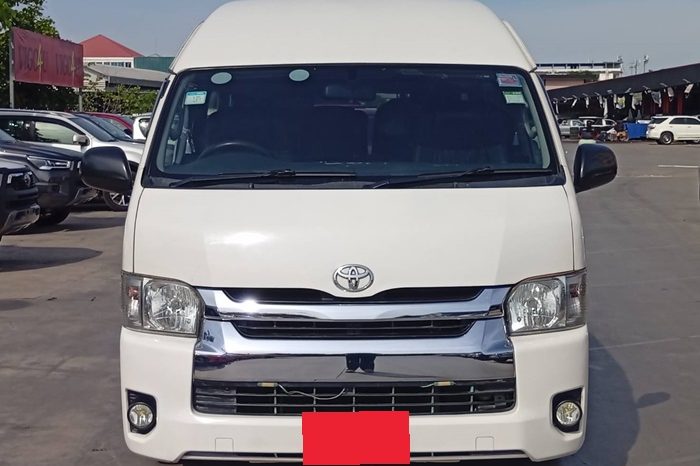 TOYOTA 2WD 2019 2.7 MT COMMUTER WHITE  9735 full