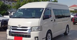 TOYOTA 2WD 2019 2.7 MT COMMUTER WHITE  9735