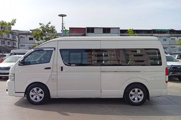 TOYOTA 2WD 2019 2.7 MT COMMUTER WHITE  9735 full