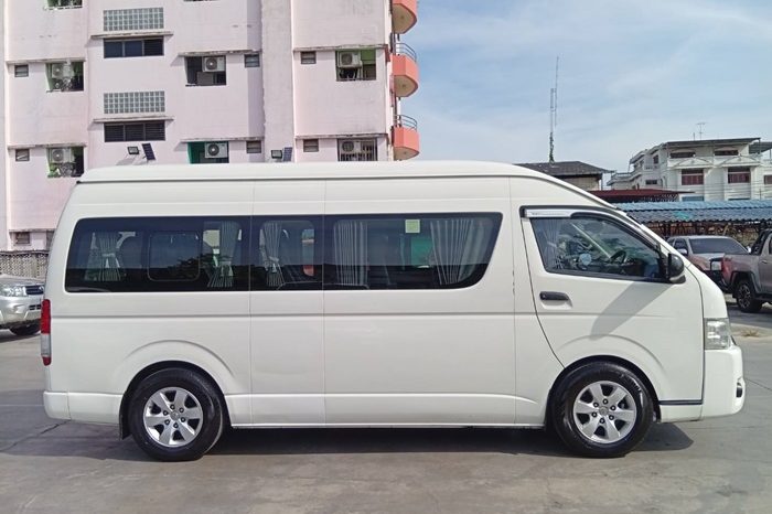 TOYOTA 2WD 2019 2.7 MT COMMUTER WHITE  9735 full