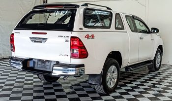 REVO 4WD 2016 2.4E MT SMART CAB WHITE  438 full
