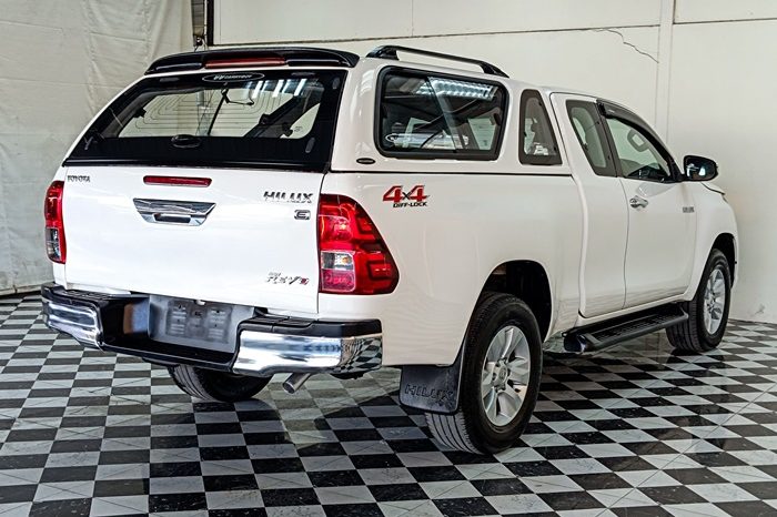 REVO 4WD 2016 2.4E MT SMART CAB WHITE  438 full