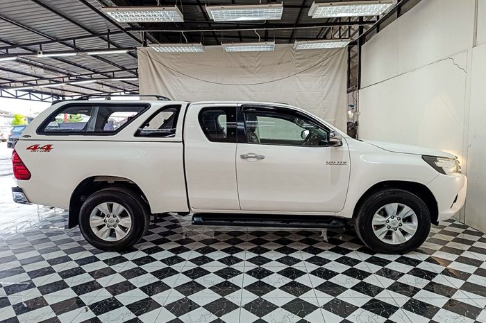 REVO 4WD 2016 2.4E MT SMART CAB WHITE  438 full