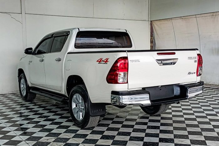 REVO 4WD 2018 2.8G AT DOUBLE CAB WHITE  8311 full
