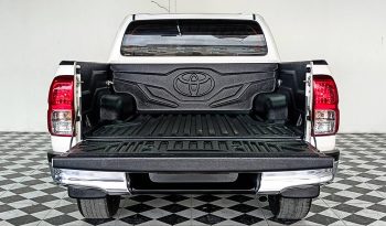 REVO 4WD 2018 2.8G AT DOUBLE CAB WHITE  8311 full