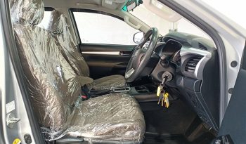 REVO PRE 2018 2.4E AT DOUBLE CAB SILVER  4916 full